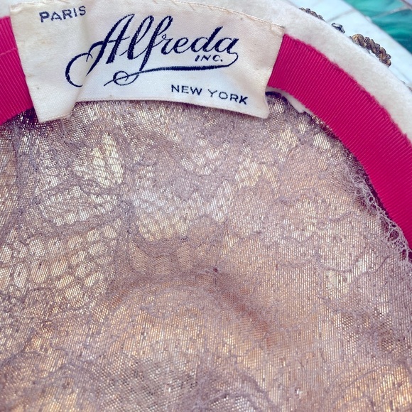 Paris Alfreda inc NY - Picture 4 of 10